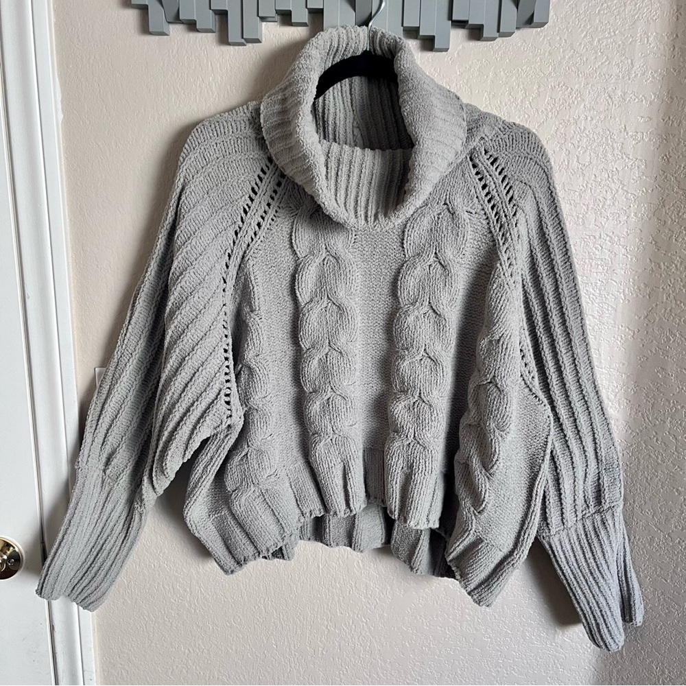 Moon & Madison olive green cropped cowl neck sweater, Medium